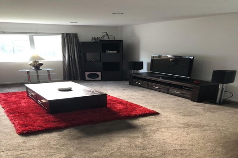 Photo of property in 4 Bridget Court, Red Beach, 0932