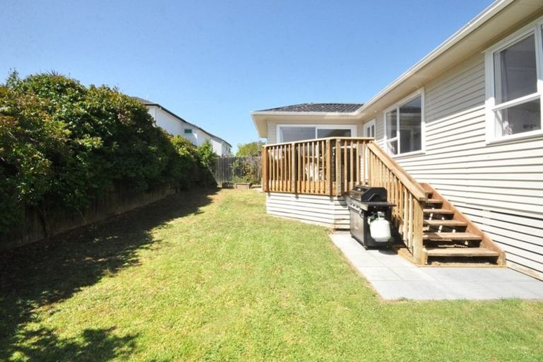 Photo of property in 86a Sylvan Crescent, Te Atatu South, Auckland, 0610