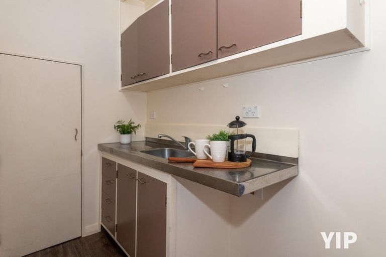 Photo of property in 19 Black Rock Road, Newlands, Wellington, 6037