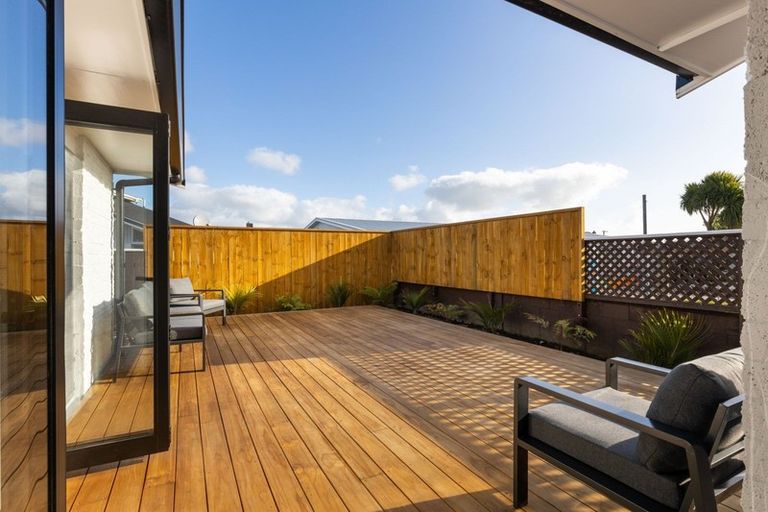 Photo of property in 1/7 Brierley Place, Marfell, New Plymouth, 4310