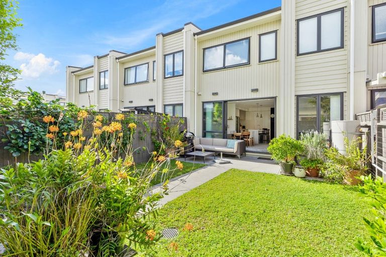 Photo of property in 7 Kanuka Road, Hobsonville, Auckland, 0616