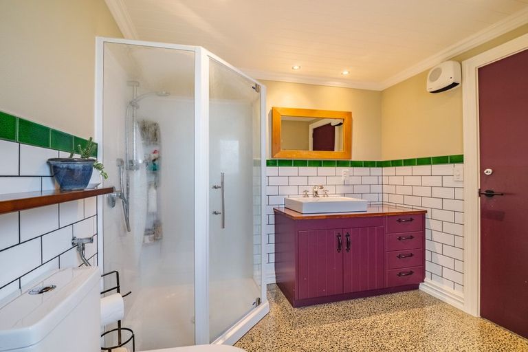 Photo of property in 64 Ellesmere Street, Ravensbourne, Dunedin, 9022