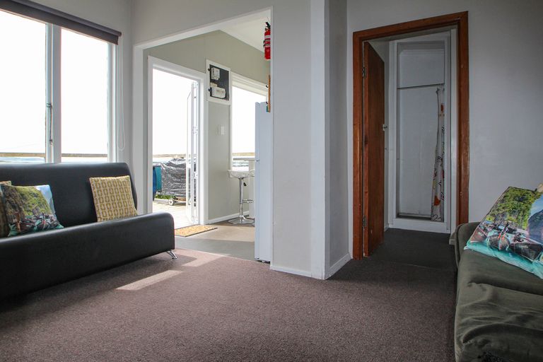 Photo of property in 16 Stirling Street, Kakanui, Oamaru, 9495