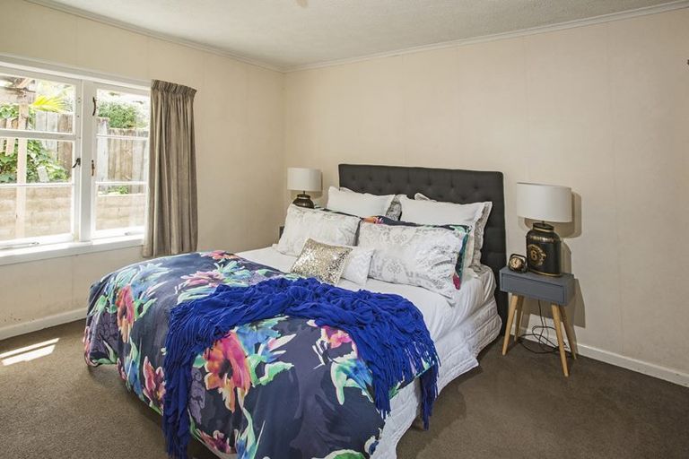 Photo of property in 3/11 Glenfern Road, Mellons Bay, Auckland, 2014