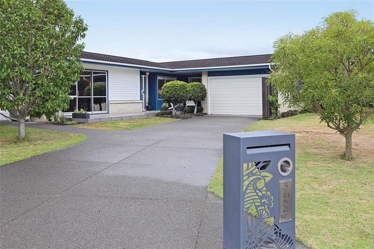 Photo of property in 3 D'arcy Place, Taradale, Napier, 4112