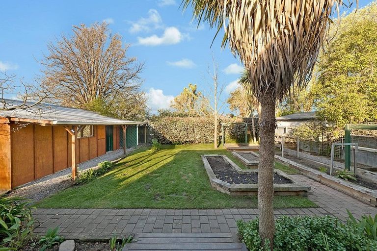 Photo of property in 216 Geraldine Street, Edgeware, Christchurch, 8013