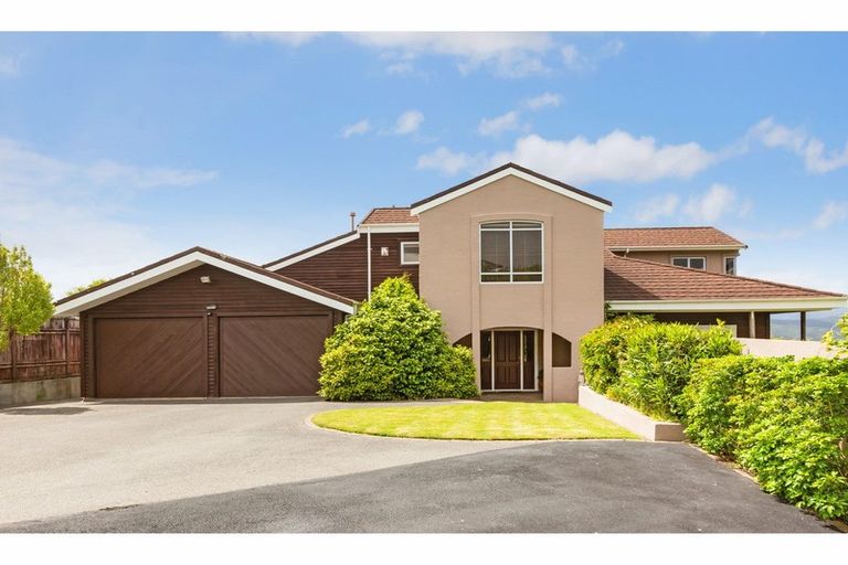Photo of property in 15 George Gee Drive, Korokoro, Lower Hutt, 5012