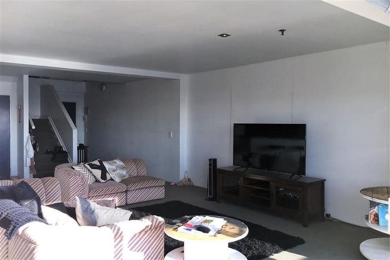 Photo of property in 15/15 Clearwater Cove, West Harbour, Auckland, 0618