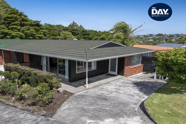 Photo of property in 1/11 Northwick Place, Hillcrest, Auckland, 0627