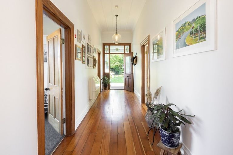 Photo of property in 49 Te Aute Road, Havelock North, 4130