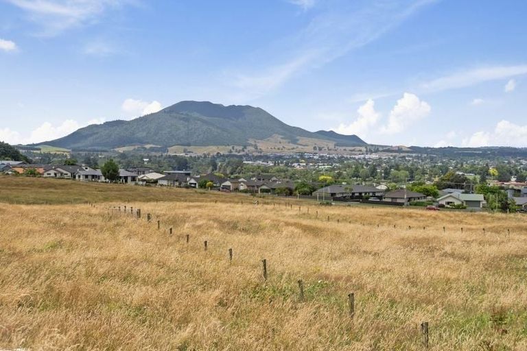 Photo of property in 24 Acacia Bay Road, Nukuhau, Taupo, 3330