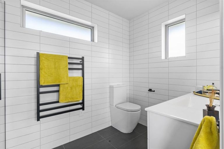 Photo of property in 24 Gulf Crest, Bucklands Beach, Auckland, 2012