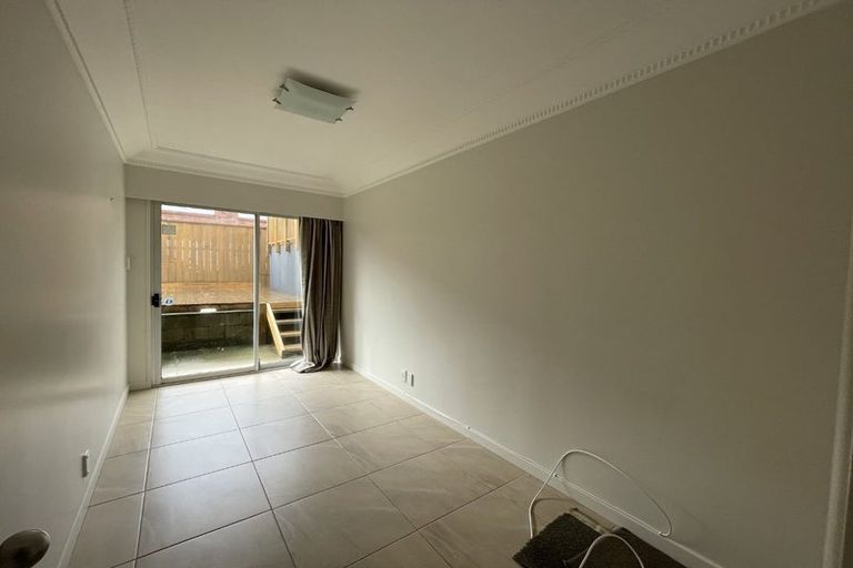 Photo of property in 1/30 Alamein Avenue, Belmont, Auckland, 0622