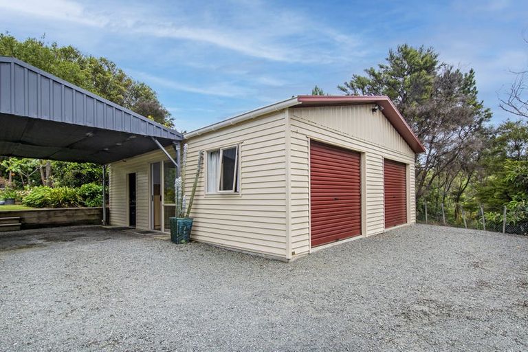 Photo of property in 37 Pahi Road, Paparoa, 0571