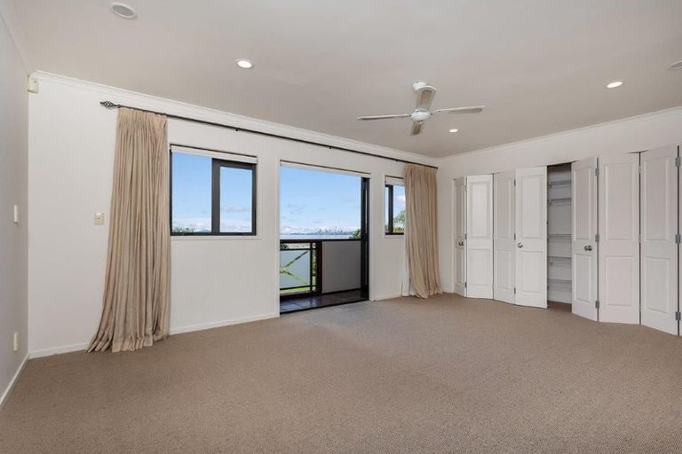 Photo of property in 34 Danica Esplanade, Te Atatu Peninsula, Auckland, 0610