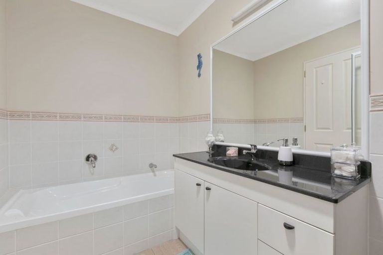 Photo of property in 6 Columbia Place, Albany, Auckland, 0632