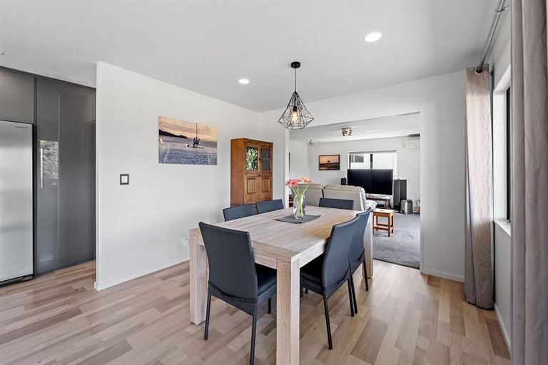 Photo of property in 8 Emlyn Place, Torbay, Auckland, 0630