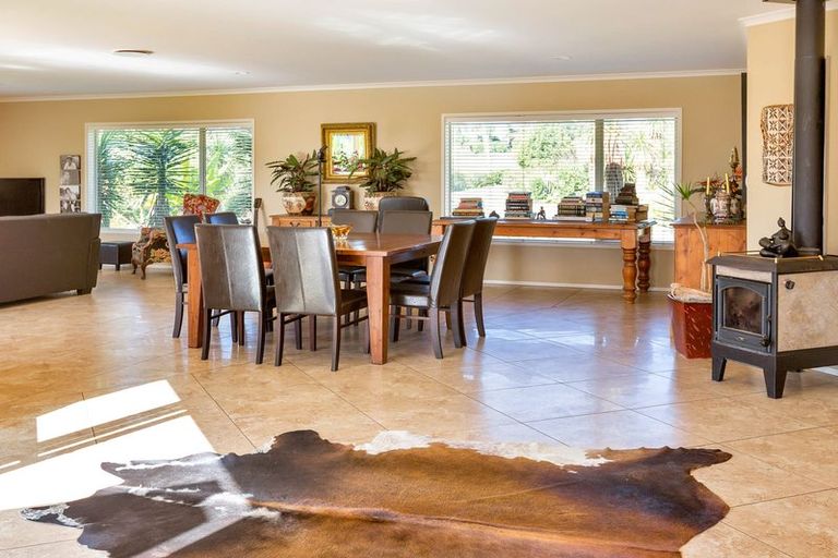 Photo of property in 350 Owhiwa Road, Parua Bay, Onerahi, 0192