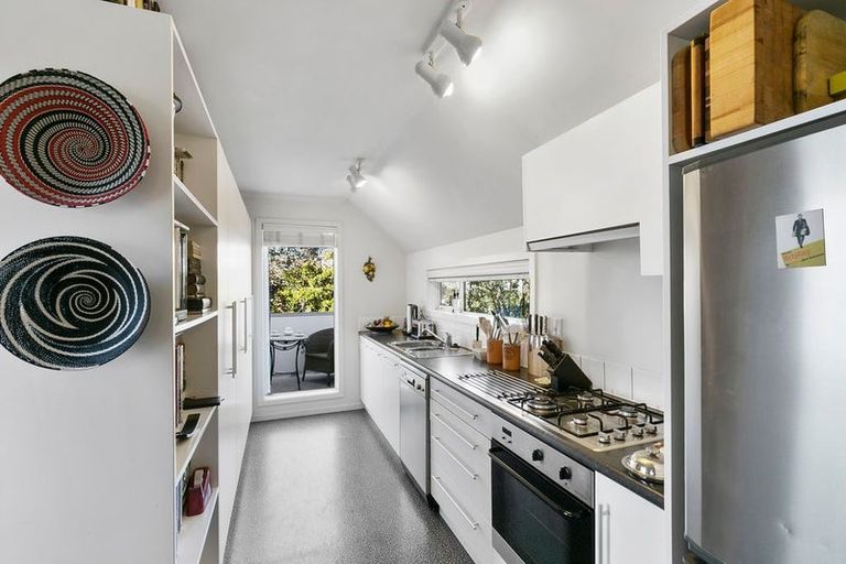 Photo of property in 55c Bolton Street, Kelburn, Wellington, 6012