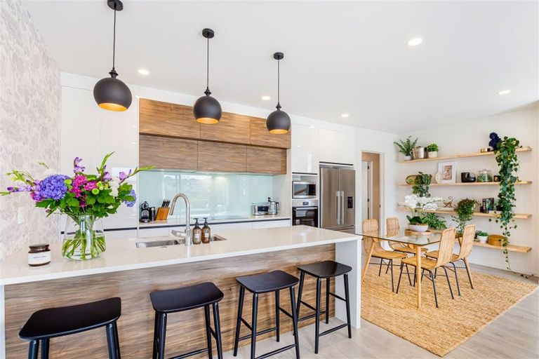 Photo of property in 10 Arran Point Parade, Orewa, 0931