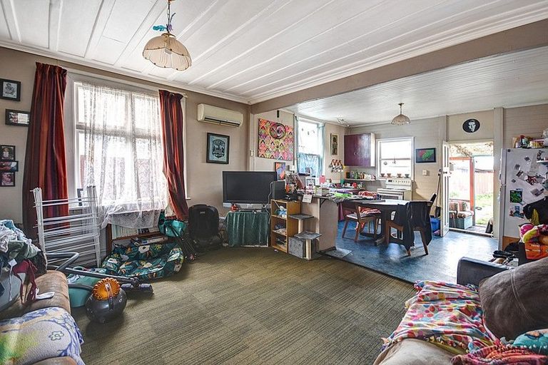 Photo of property in 111 Oxford Street, South Dunedin, Dunedin, 9012