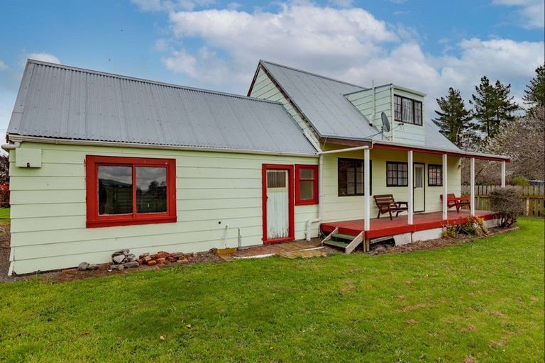 Photo of property in 19 Ellison Street, Otane, 4202