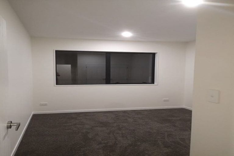 Photo of property in 4 Joseph Kokich Avenue, Swanson, Auckland, 0614