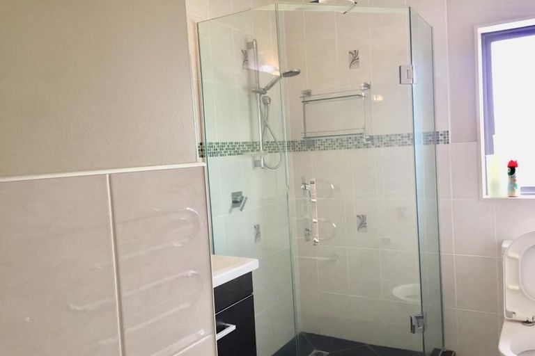 Photo of property in 18 Stottholm Road, Titirangi, Auckland, 0604