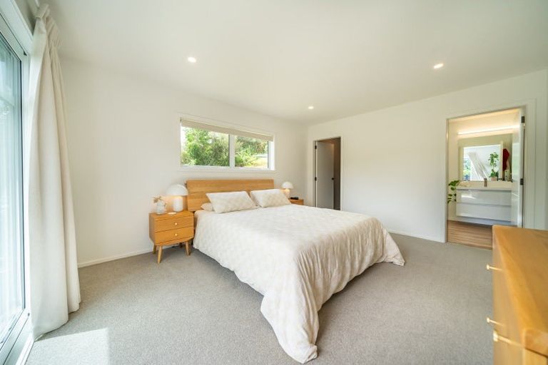 Photo of property in 23 Thornbury Lane, Timberlea, Upper Hutt, 5018
