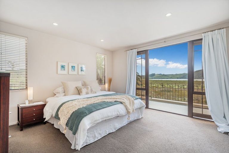 Photo of property in 141 Everitt Crescent, Whangamata, 3620