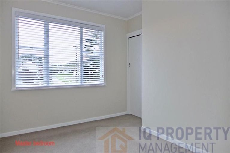 Photo of property in 1/15 East Coast Road, Milford, Auckland, 0620