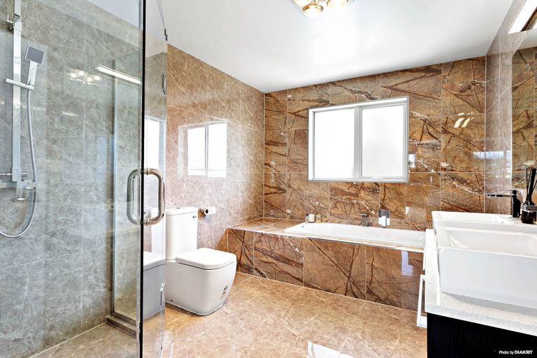 Photo of property in 42 Blacks Road, Greenhithe, Auckland, 0632