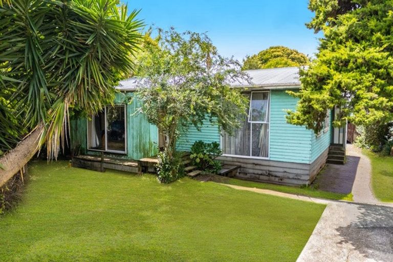 Photo of property in 2 Forbes Road, Favona, Auckland, 2024