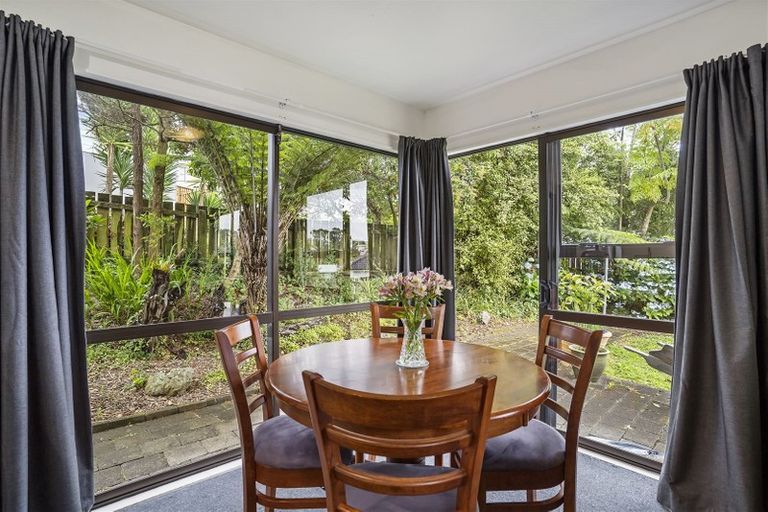 Photo of property in 19 Peterhouse Place, West Harbour, Auckland, 0618