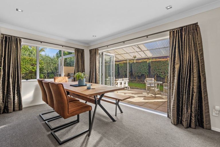 Photo of property in 16 Chippewa Place, Conifer Grove, Takanini, 2112