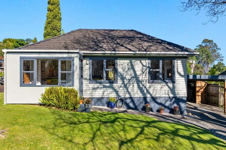 Photo of property in 14 Rosecamp Road, Beach Haven, Auckland, 0626