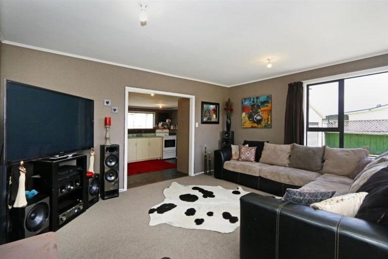 Photo of property in 16 Dieffenbach Street, Opunake, 4616