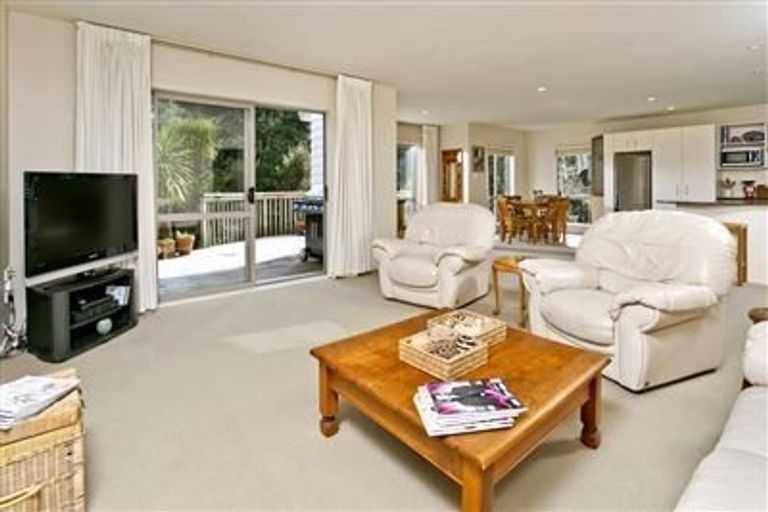 Photo of property in 125a Glendhu Road, Bayview, Auckland, 0629