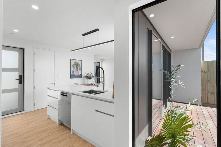 Photo of property in 3/5 Clarence Street South, Addington, Christchurch, 8024