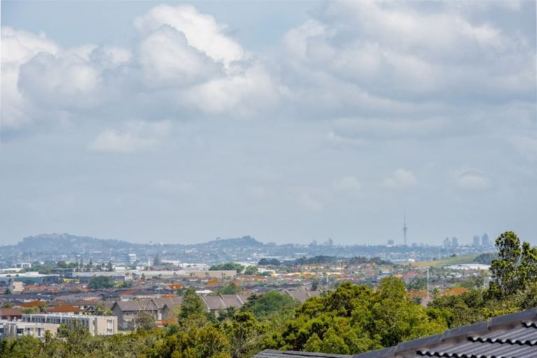 Photo of property in 11 Ballindrait Drive, Flat Bush, Auckland, 2019