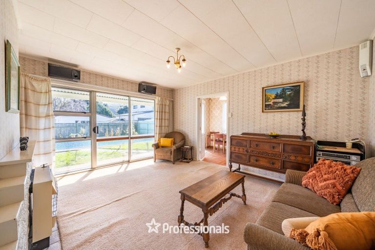 Photo of property in 17 Molesworth Street, Taita, Lower Hutt, 5011