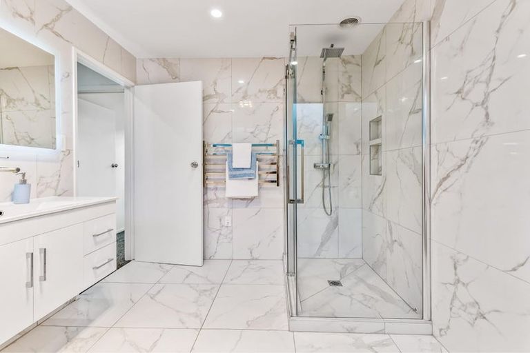 Photo of property in 2/37 Mildmay Road, Henderson, Auckland, 0610