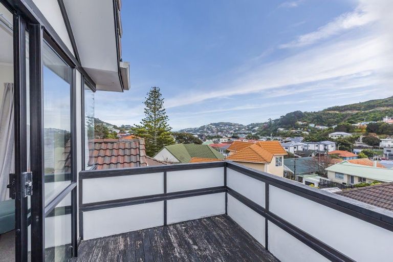 Photo of property in 2 Erskine Close, Island Bay, Wellington, 6023