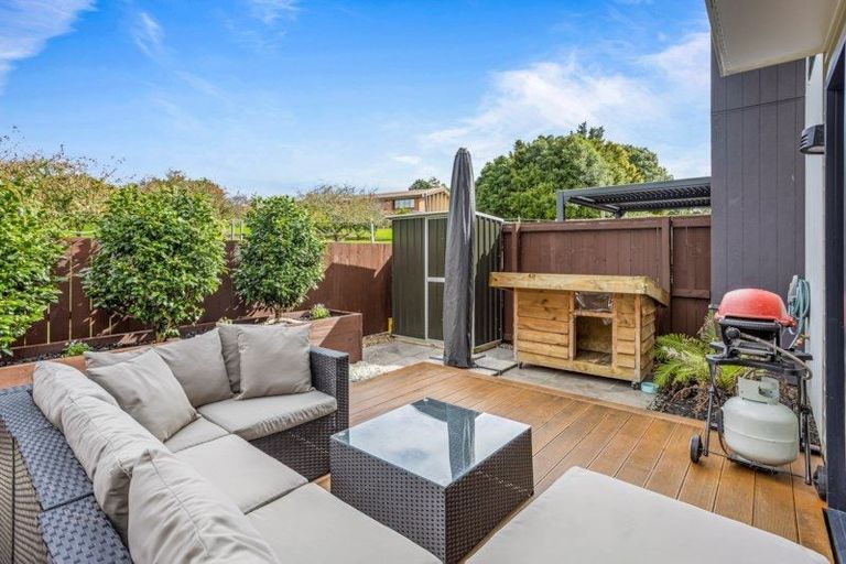 Photo of property in 6 Jean Alma Lane, Wattle Downs, Auckland, 2103