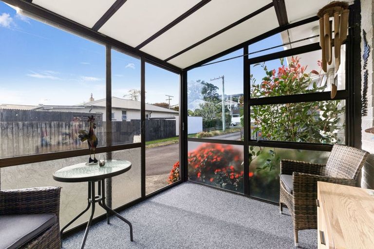 Photo of property in 2/14 Burns Street, Westown, New Plymouth, 4310