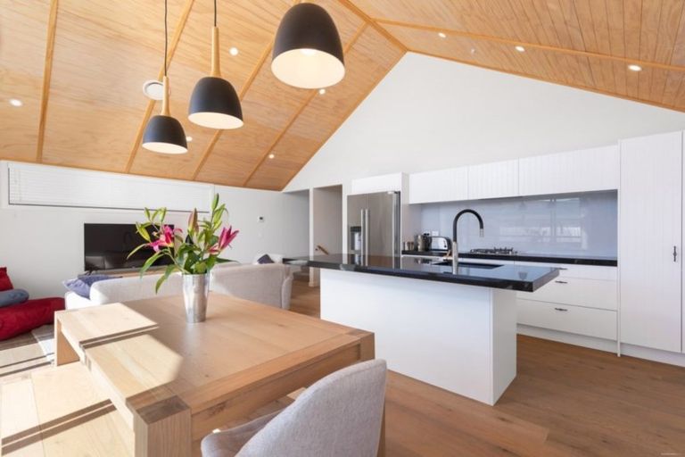 Photo of property in 1b Rannoch Drive, Jacks Point, Queenstown, 9371