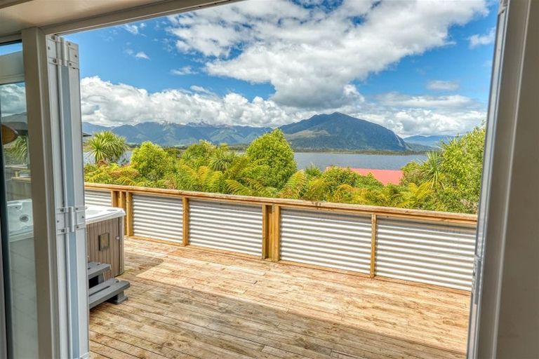 Photo of property in 42 Koe Street, Moana, 7872
