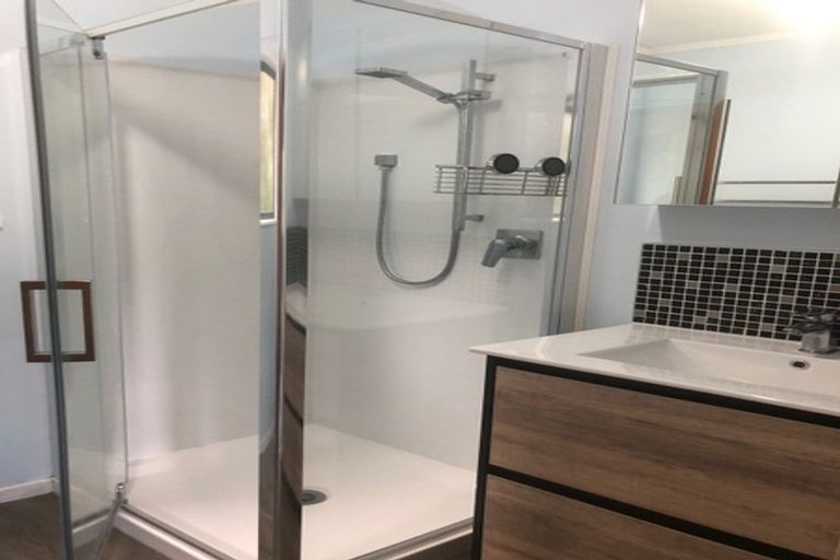 Photo of property in 7 Hazlewood Avenue, Karori, Wellington, 6012