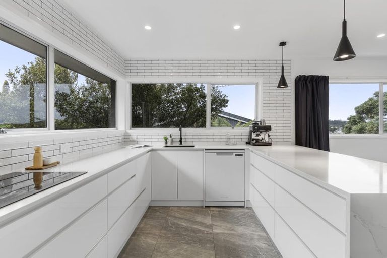 Photo of property in 50 Hadfield Street, Beach Haven, Auckland, 0626