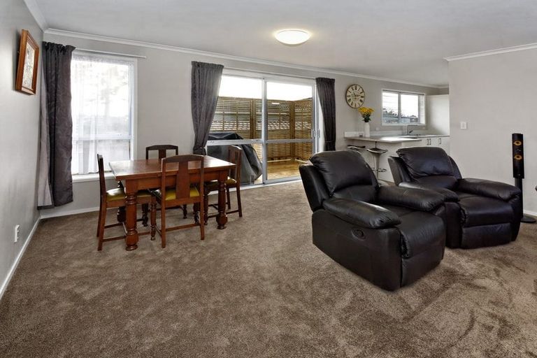 Photo of property in 1/181 Waimumu Road, Massey, Auckland, 0614